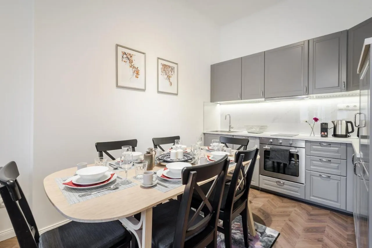 Bpr Sirius Suite With A/C Budapest Apartment